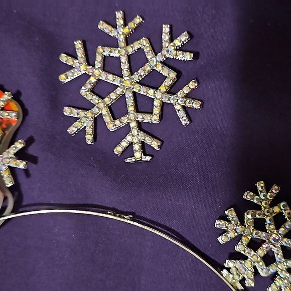 Lux Kids Holiday Headbands Silver Sparkle Snowflakes Red Jingle Bell Santa Hat - Picture 4 of 6